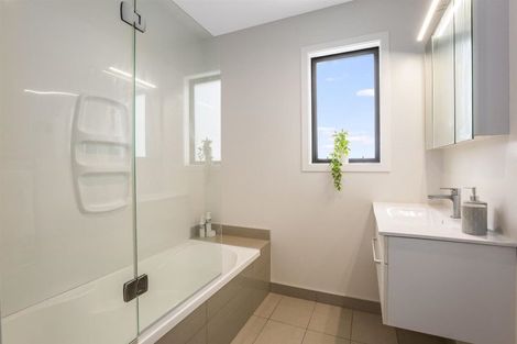 Photo of property in 120 Navigation Drive, Whitby, Porirua, 5024