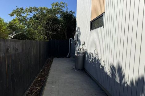 Photo of property in 363d Bucklands Beach Road, Bucklands Beach, Auckland, 2012