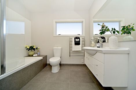 Photo of property in 12 Barnard Place, Manurewa East, Auckland, 2102