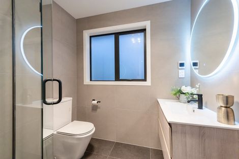 Photo of property in 17 Manawanui Way, Orewa, 0931