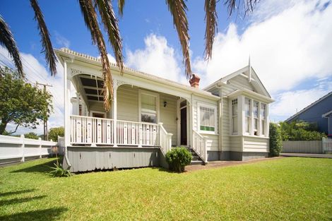 Photo of property in 35 Roberton Road, Avondale, Auckland, 1026