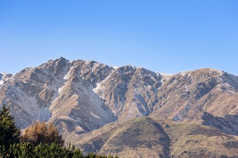 Photo of property in 31 Koreke Loop, Lake Hawea, 9382
