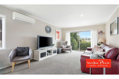 Photo of property in 2/41 Mason Street, New Lynn, Auckland, 0600