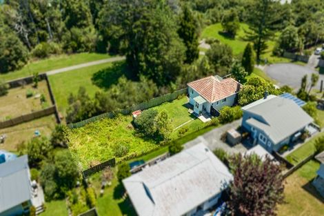 Photo of property in 70 Savoy Road, Glen Eden, Auckland, 0602