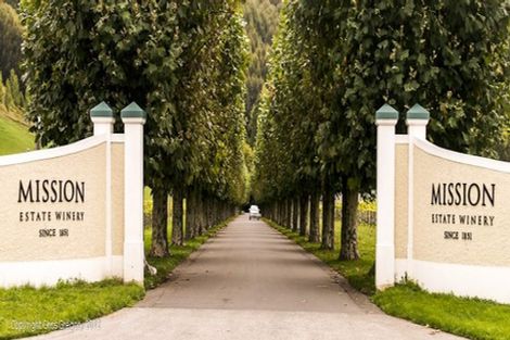 Photo of property in 80 Oak Road, Poraiti, Napier, 4112