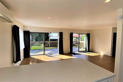 Photo of property in 20 Harbour Crest Drive, Waiuku, 2123