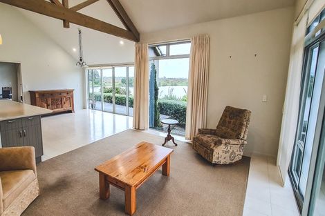 Photo of property in 12 Major Durie Place, Waikanae Beach, Waikanae, 5036