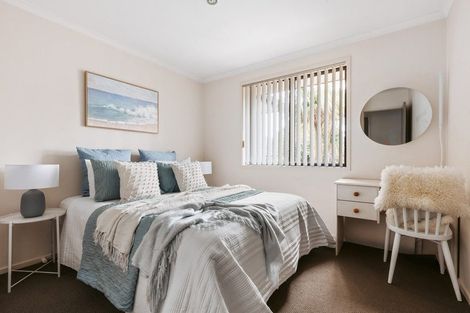 Photo of property in 8 Seabreeze Place, Papamoa Beach, Papamoa, 3118