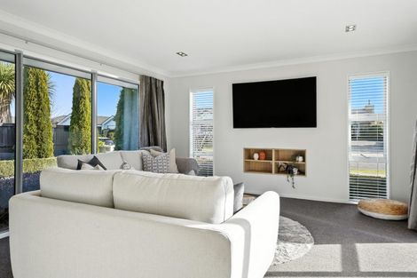 Photo of property in 18 Churchill Drive, Rangiora, 7400