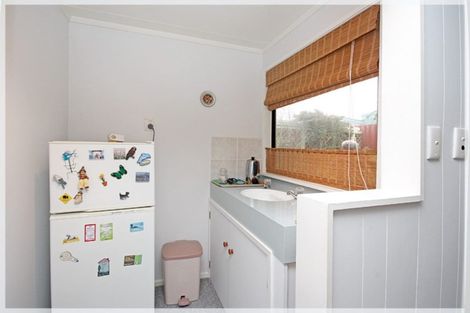 Photo of property in 39 Shortt Street, Foxton Beach, Foxton, 4815