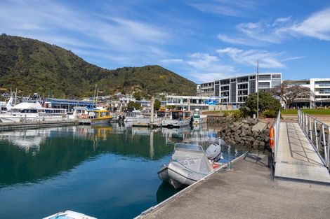 Photo of property in Oxleys Rock Apartments, 401/6 London Quay, Picton, 7220