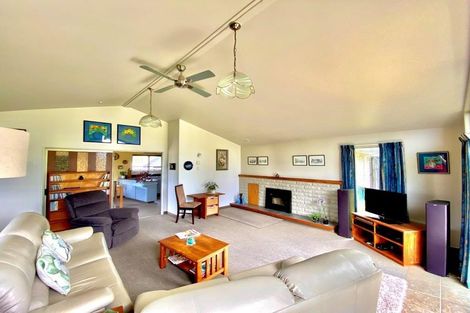 Photo of property in 2 Sunbelt Crescent, Takaka, 7110