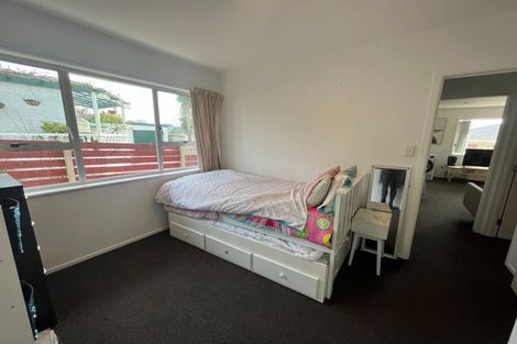 Photo of property in 118 Mcleod Road, Te Atatu South, Auckland, 0610