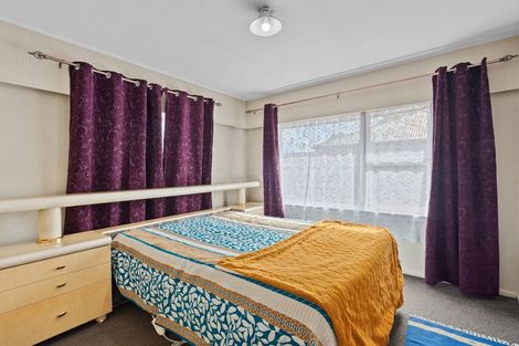 Photo of property in 205 Main North Road, Redwood, Christchurch, 8051