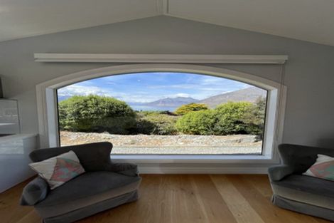 Photo of property in 57 Cedar Drive, Kelvin Heights, Queenstown, 9300