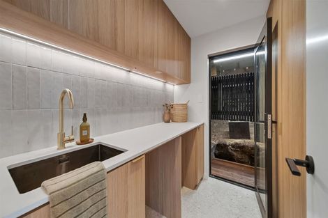 Photo of property in 7 Reserve Terrace, Lyttelton, 8082