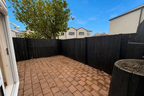 Photo of property in 14/30 John Jennings Drive, Oteha, Auckland, 0632