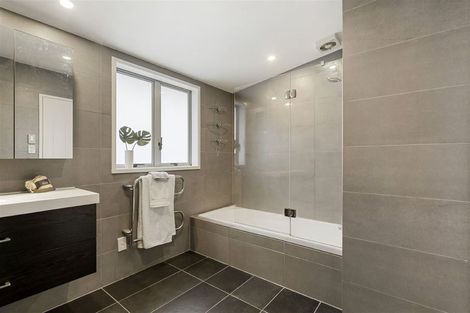 Photo of property in 32a Matipo Road, Mairangi Bay, Auckland, 0630