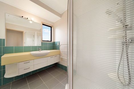 Photo of property in 12 Palmer Avenue, Glen Eden, Auckland, 0602