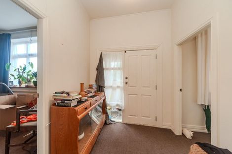 Photo of property in 35 Lawrence Street, Newtown, Wellington, 6021