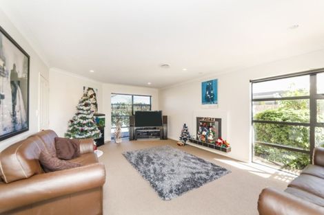 Photo of property in 8 Trump Place, Kelvin Grove, Palmerston North, 4414