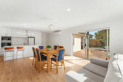 Photo of property in 34 Butterworth Crescent, Papamoa Beach, Papamoa, 3118