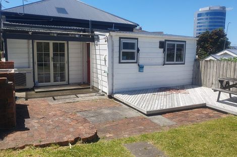 Photo of property in 1 Mount Street, Te Aro, Wellington, 6011