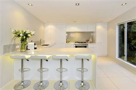 Photo of property in 20 Garmons Way, Castor Bay, Auckland, 0620