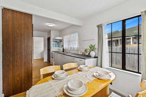 Photo of property in 96a Sturges Road, Henderson, Auckland, 0612