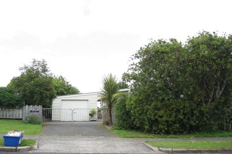 Photo of property in 2 Len Brown Place, Pukekohe, 2120