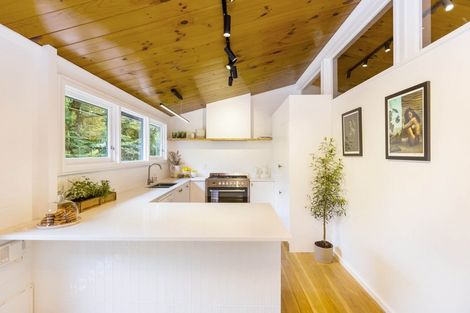 Photo of property in 35 Chatsworth Road, Silverstream, Upper Hutt, 5019