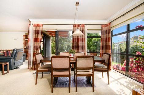 Photo of property in 5 Fairford Avenue, Henderson, Auckland, 0612