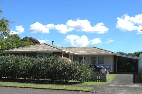 Photo of property in 25 Holmes Drive, West Harbour, Auckland, 0618