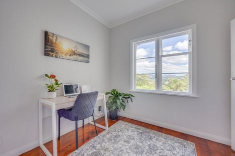 Photo of property in 42 Ashleigh Crescent, Miramar, Wellington, 6022