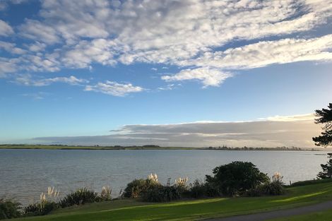 Photo of property in 33 St Annes Crescent, Wattle Downs, Auckland, 2103