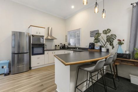 Photo of property in 28 Medway Street, Island Bay, Wellington, 6023