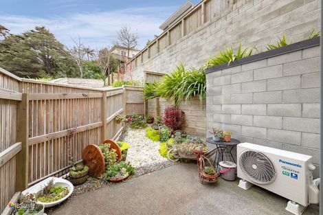Photo of property in 6/7 Handyside Street, Tawa, Wellington, 5028