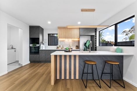 Photo of property in 16 Saint Catherine Crescent, West Harbour, Auckland, 0618