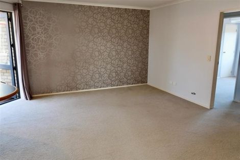 Photo of property in 11 Cognac Place, Henderson, Auckland, 0612