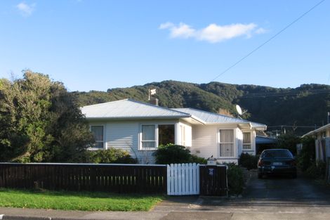 Photo of property in 53 Karamu Crescent, Wainuiomata, Lower Hutt, 5014
