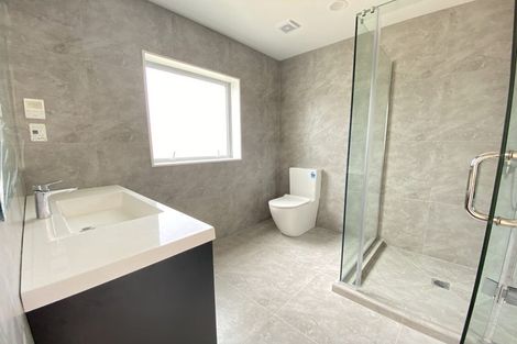 Photo of property in 22 Lorikeet Place, Unsworth Heights, Auckland, 0632