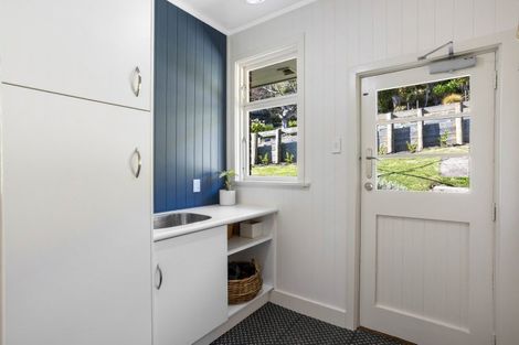 Photo of property in 3 Rosehill Road, Macandrew Bay, Dunedin, 9077