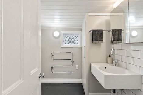 Photo of property in 32 Holloway Road, Aro Valley, Wellington, 6021