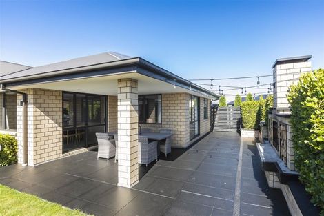 Photo of property in 32 Sequoia Way, Rangiora, 7400