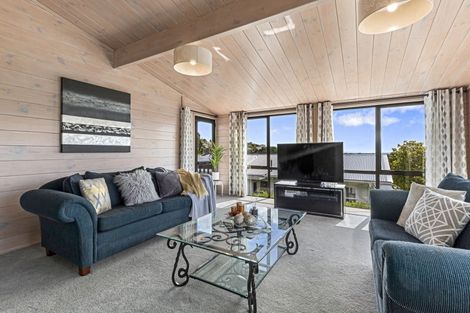 Photo of property in 32 Mcdowell Crescent, Hillcrest, Auckland, 0627