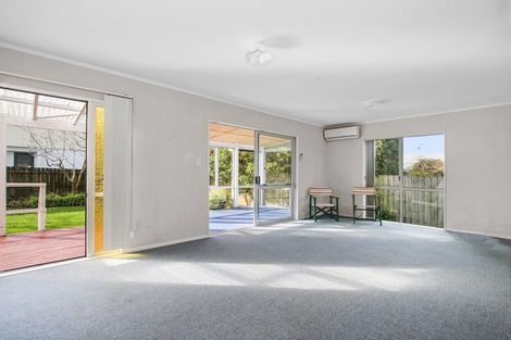 Photo of property in 33 Stevenson Road, Clarks Beach, 2122