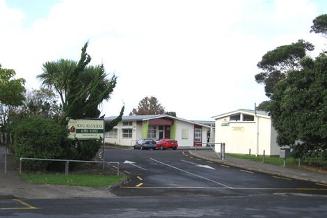 Photo of property in 118 Royal Road, Massey, Auckland, 0614