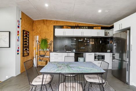 Photo of property in 6 Musick Point Road, Bucklands Beach, Auckland, 2012