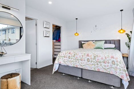 Photo of property in 1/33 Hyde Road, Rothesay Bay, Auckland, 0630