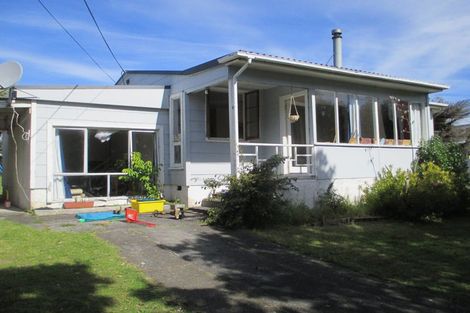 Photo of property in 8 Mahoe Street, Otaki Beach, Otaki, 5512